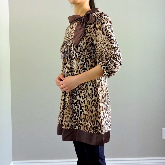 Leopard 3/4 Sleeve Dress with Satin Bow Collar and Gemstone Details - Picture 5 of 10